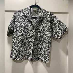 Apostrophe Black and White triangle Geometric boxy Top